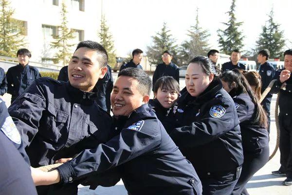 大團結(jié)最新章節(jié)，警花之光，警花之光，大團結(jié)最新章節(jié)揭秘