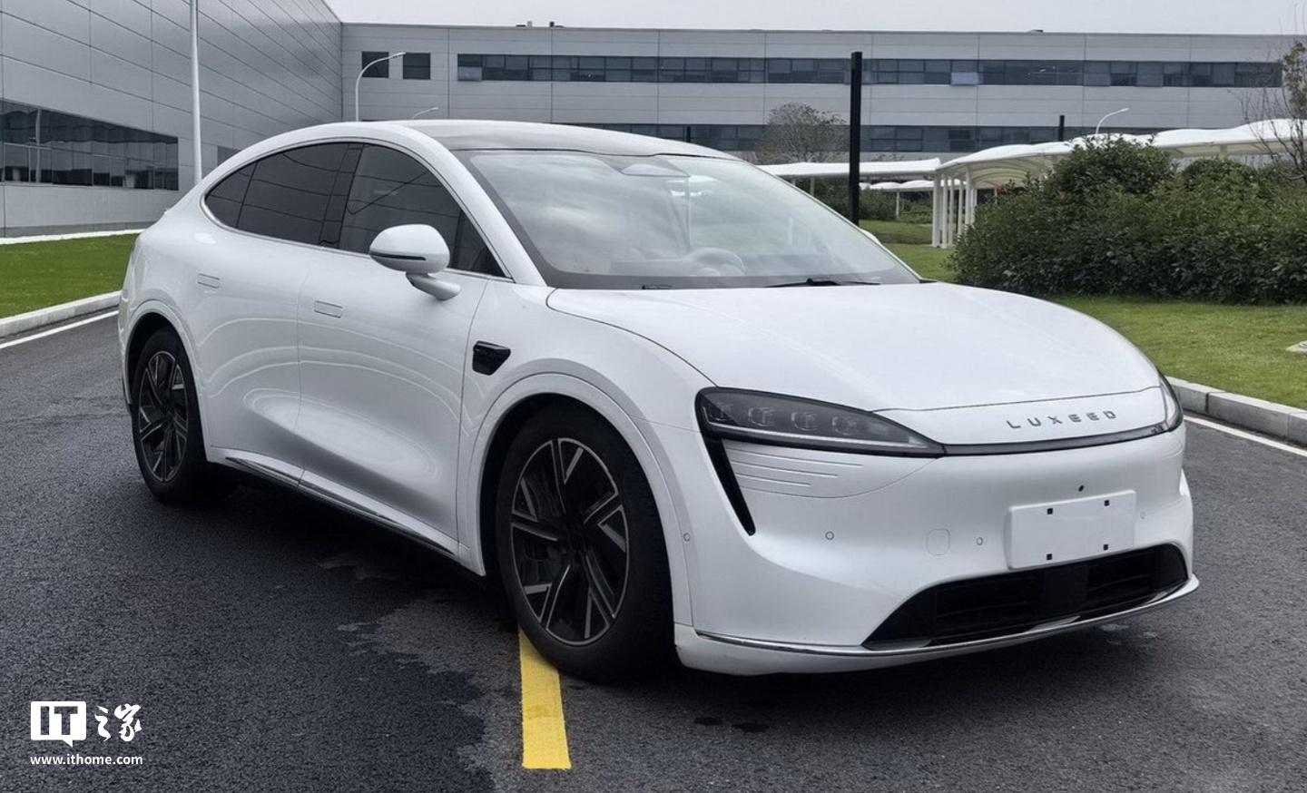 鴻蒙智行品牌車輛，引領(lǐng)智能出行新時(shí)代的先鋒，鴻蒙智行品牌車輛，智能出行新時(shí)代的先鋒