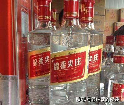 五糧液股份有限公司的卓越酒品，傳承經(jīng)典，創(chuàng)新未來(lái)，五糧液股份有限公司，傳承經(jīng)典，創(chuàng)新酒品，卓越未來(lái)