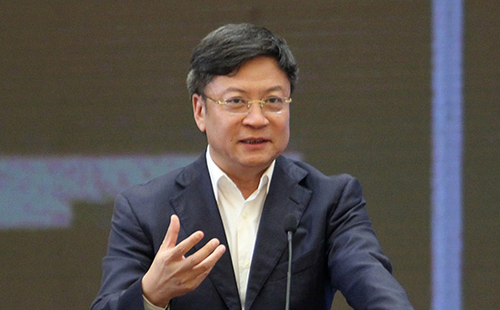 融創(chuàng)中國(guó)董事長(zhǎng)，引領(lǐng)企業(yè)走向輝煌的領(lǐng)航者，融創(chuàng)中國(guó)董事長(zhǎng)，領(lǐng)航企業(yè)走向輝煌的領(lǐng)導(dǎo)者