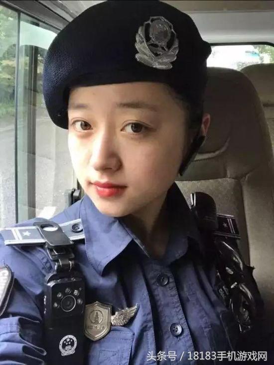 哈爾濱巡邏隊警官因酷似陳偉霆走紅，哈爾濱巡邏警官因神似陳偉霆成網(wǎng)紅