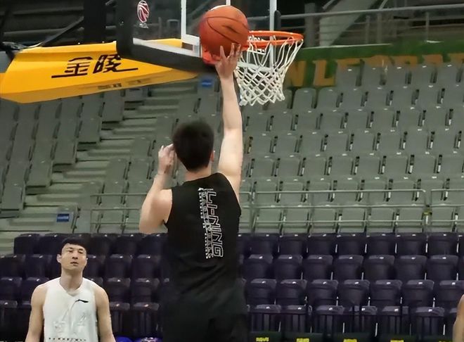 最新遼寧男籃消息，蓄勢待發(fā)，遼籃展現(xiàn)冠軍風采，遼寧男籃蓄勢待發(fā)，展現(xiàn)冠軍風采最新消息