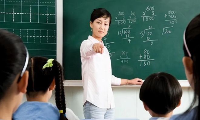 年輕的老師最新風(fēng)貌，激情、創(chuàng)新與教育的新時(shí)代，年輕教師的新風(fēng)貌，激情、創(chuàng)新引領(lǐng)教育新時(shí)代