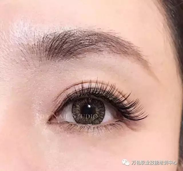 最新的美睫，時(shí)尚新潮與個(gè)性化魅力的完美結(jié)合，時(shí)尚新潮美睫，個(gè)性魅力的完美展現(xiàn)