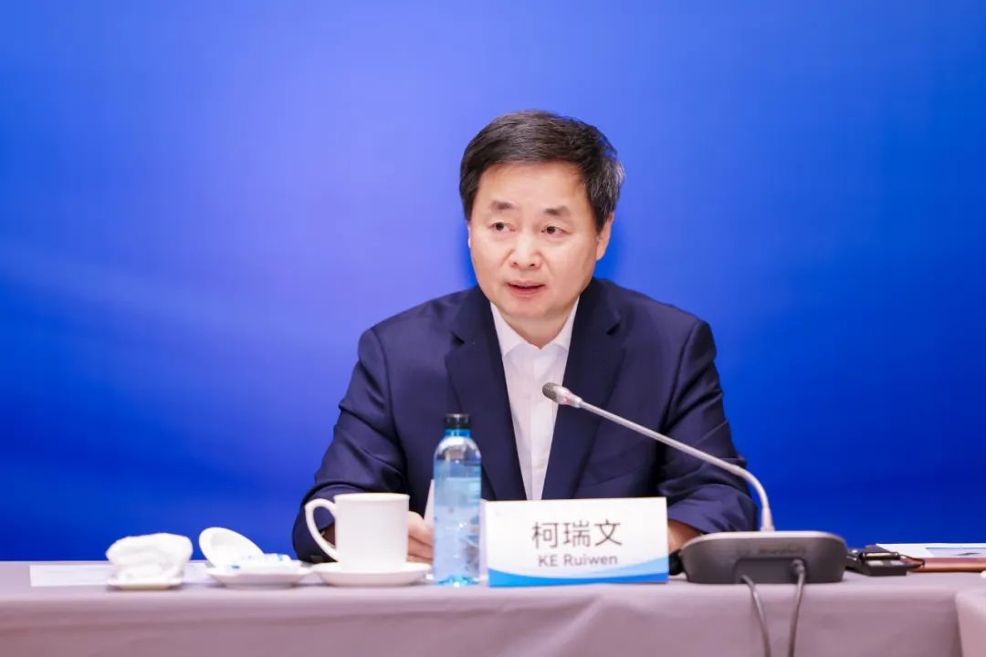 王曉暉會(huì)見(jiàn)中國(guó)商飛董事長(zhǎng)，共謀航空未來(lái)，深化合作創(chuàng)新，王曉暉與中國(guó)商飛董事長(zhǎng)共謀航空未來(lái)，深化合作創(chuàng)新會(huì)談