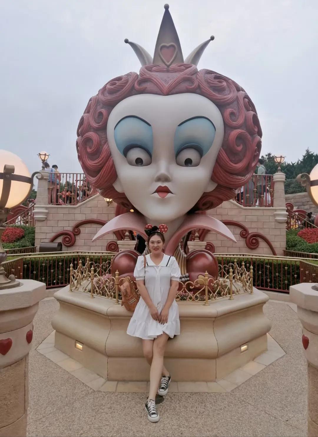 上海迪士尼表演回顧，璀璨閃耀的夢(mèng)幻之旅，上海迪士尼表演回顧，夢(mèng)幻之旅的璀璨瞬間