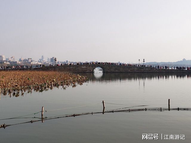 游西湖需要門票嗎？——探尋西湖旅游門票真相，探尋西湖旅游門票真相，是否需要購(gòu)買門票游覽西湖？