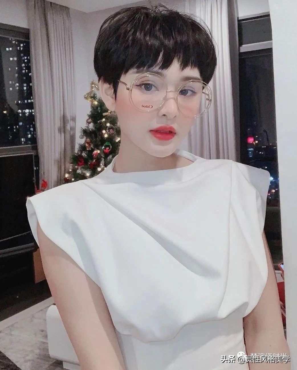 最新蓋蓋頭女時(shí)尚風(fēng)潮與審美變遷，蓋蓋頭女時(shí)尚風(fēng)潮揭秘，審美變遷引領(lǐng)新潮流