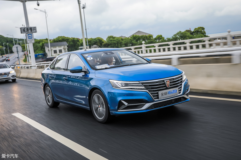 榮威i6最新試駕視頻，領(lǐng)略新一代中級(jí)轎車的卓越風(fēng)采，榮威i6最新試駕體驗(yàn)，領(lǐng)略新一代中級(jí)轎車風(fēng)采