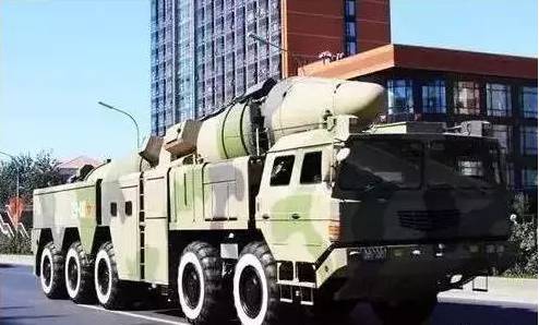 東風21D導(dǎo)彈車，中國戰(zhàn)略威懾力量的重要支柱，東風21D導(dǎo)彈車，中國戰(zhàn)略威懾力量的核心支柱