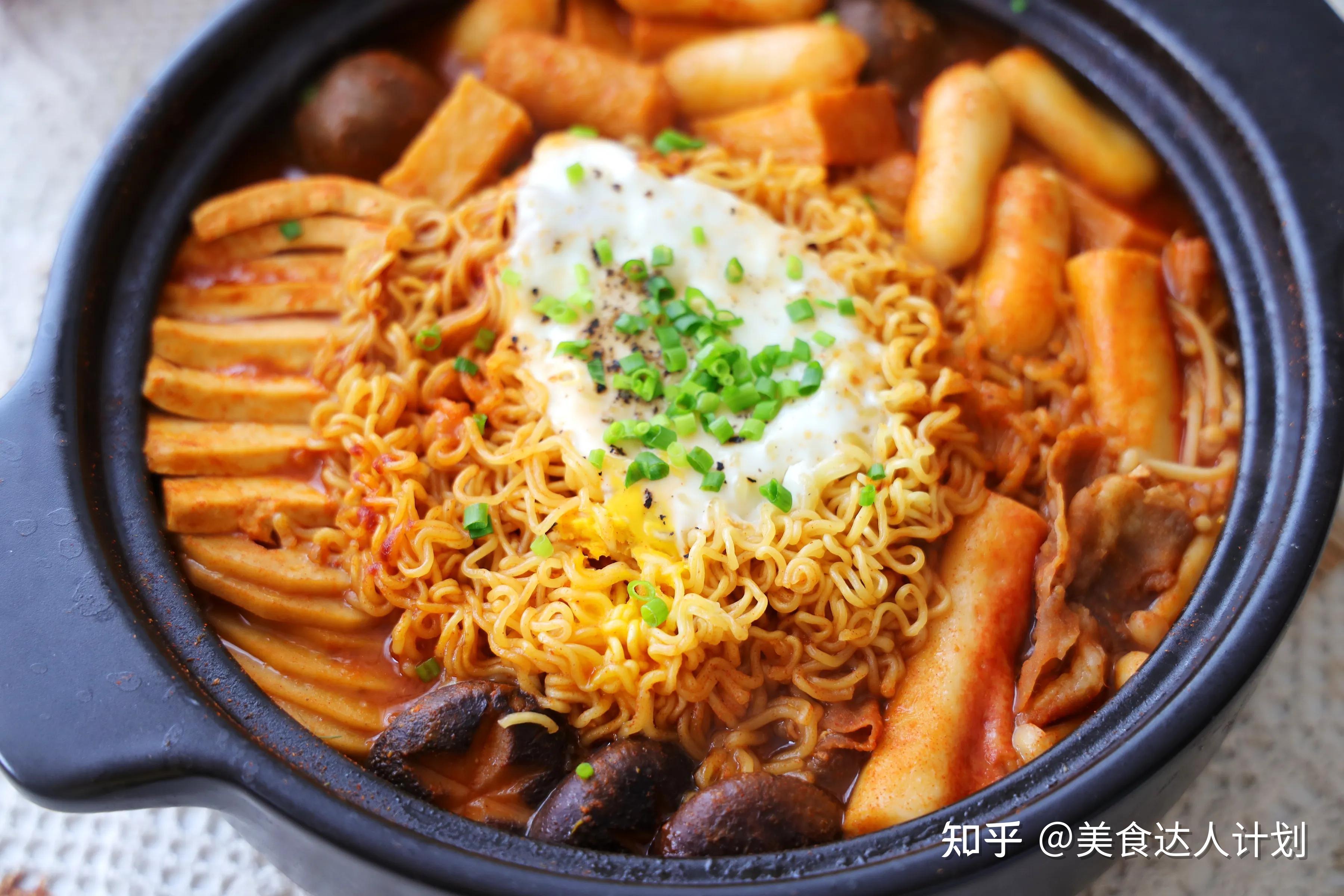 部隊(duì)火鍋圖片，展現(xiàn)軍魂與美食的完美結(jié)合，軍魂與美食交融，部隊(duì)火鍋圖片展示完美融合的魅力