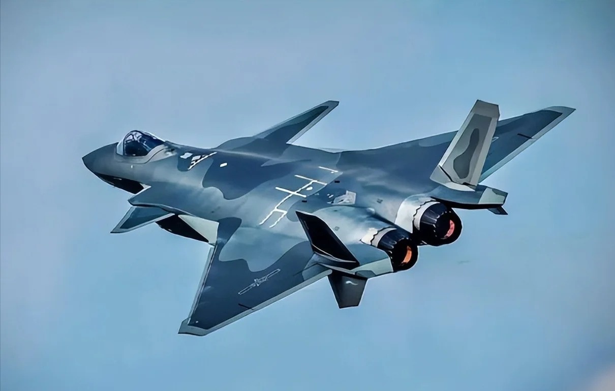 殲擊機(jī)-20深度介紹，殲擊機(jī)-20全面解析