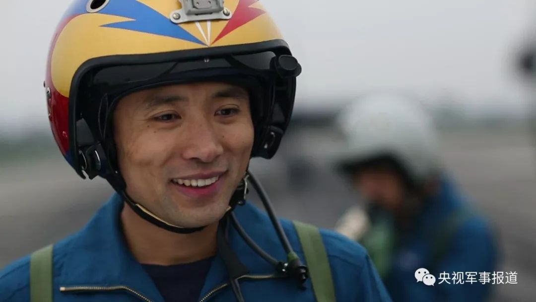 金頭盔蔣佳冀，勇毅前行，閃耀天際的領航之星，金頭盔蔣佳冀，領航之星，勇毅閃耀天際