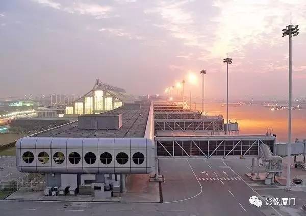 高崎機(jī)場(chǎng)，連接世界的航空樞紐，高崎機(jī)場(chǎng)，全球航空樞紐連接世界之門