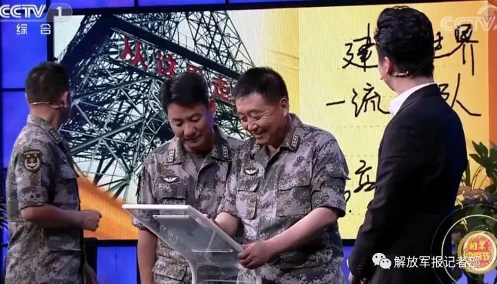 七十二軍丁煒的傳奇人生與年齡之謎，七十二軍丁煒傳奇人生，年齡之謎揭秘之旅