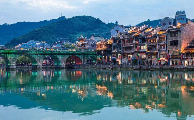 貴州旅行團(tuán)旅游報價——深度探索貴州的美麗與魅力，貴州深度游旅行團(tuán)報價及探索絕美風(fēng)光