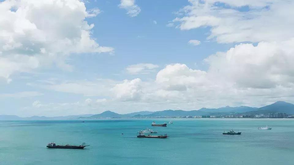 三亞自由行還是跟團(tuán)好，深度解析旅游體驗(yàn)與選擇策略，三亞自由行與跟團(tuán)游對(duì)比解析，旅游體驗(yàn)與選擇策略探討