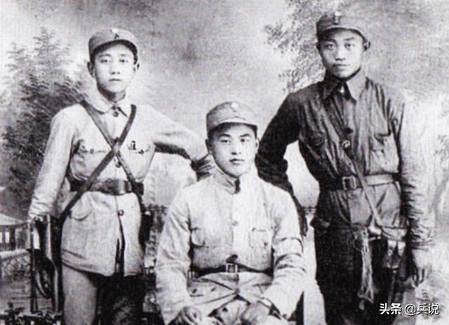 戰(zhàn)區(qū)司令與政委，軍事決策中的協(xié)同與平衡，戰(zhàn)區(qū)司令與政委，軍事決策協(xié)同與平衡之道