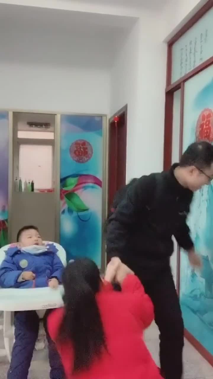 我兒子與我老公之間的巨大差異，一種獨特的家庭視角，家庭視角下的獨特觀察，兒子與老公之間的巨大差異