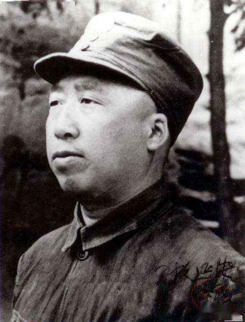 歷屆二十四位總參謀長(zhǎng)，中國(guó)軍事智慧的傳承與演變，中國(guó)二十四位總參謀長(zhǎng)，軍事智慧的傳承與演變之路