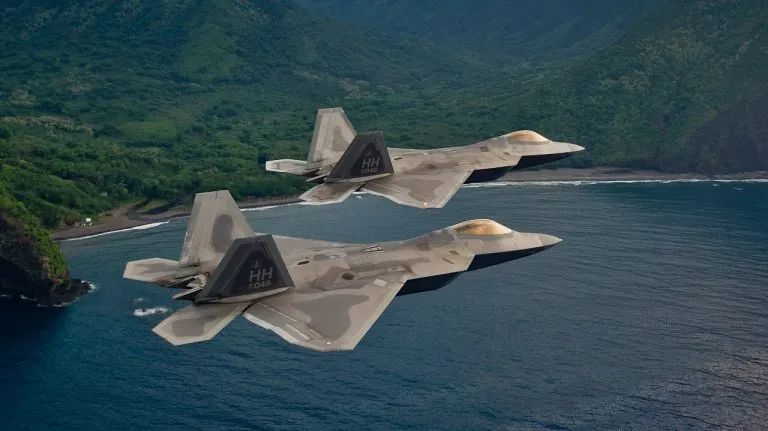 殲-20在東海的較量，對抗F-35的挑戰(zhàn)，殲-20在東海的較量，直面F-35的挑戰(zhàn)