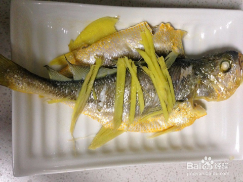 黃花魚的家常做法，簡(jiǎn)單美味，輕松上手，家常美味黃花魚，簡(jiǎn)單做法，輕松上手！