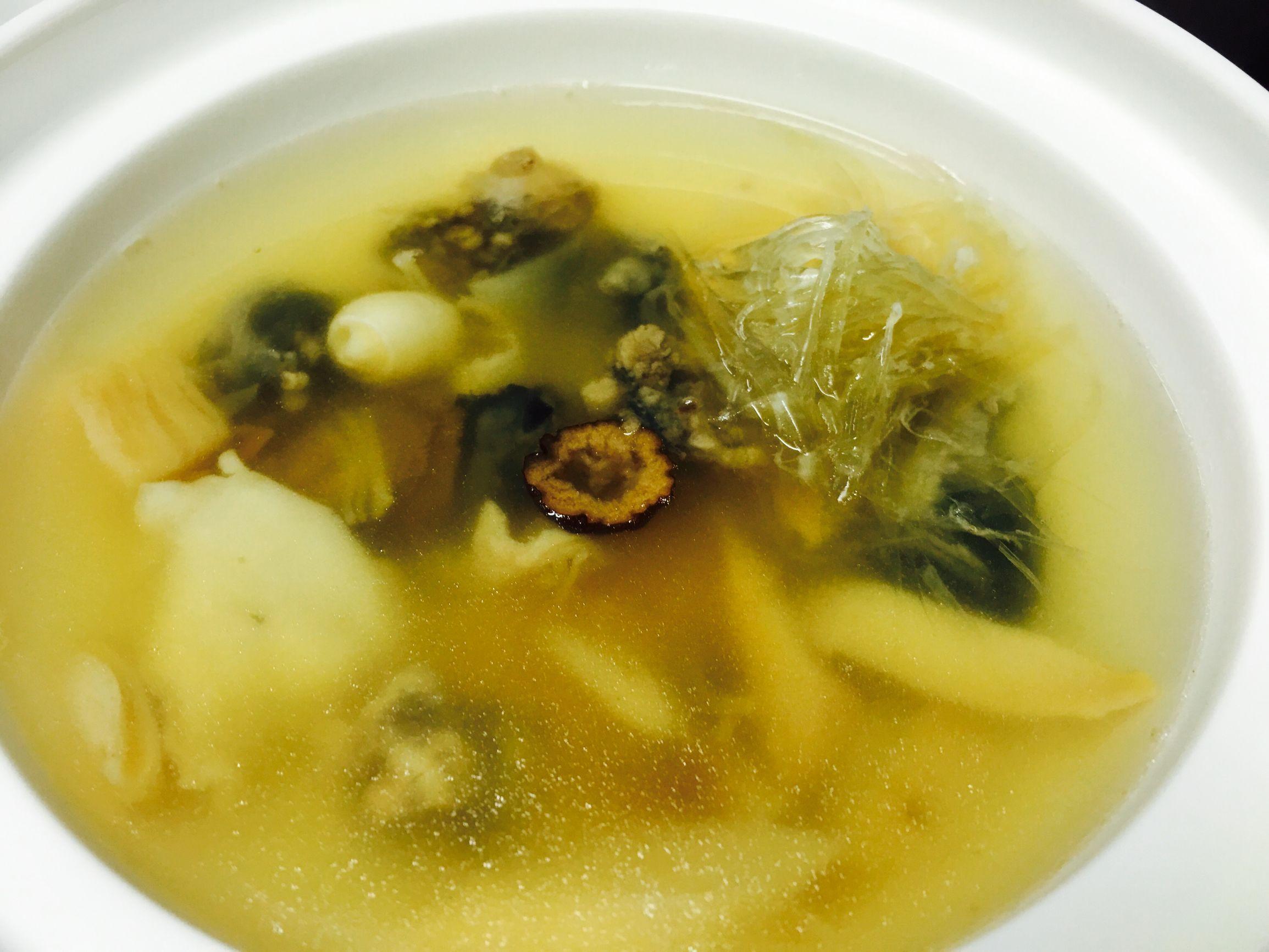 雞湯怎么燉好喝——家常美味雞湯烹飪指南，家常美味雞湯燉制指南，燉出鮮美雞湯的秘訣