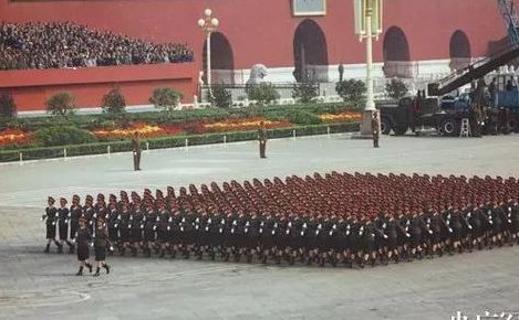 大閱兵的歷史與影響，回顧歷史，展望未來，大閱兵的歷史回顧與未來展望，影響與展望
