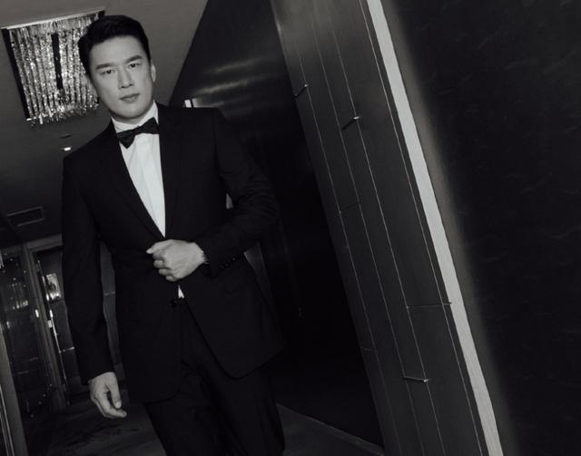 內(nèi)地男演員的獨(dú)特魅力，一位40歲男士的照片與故事，內(nèi)地男演員的獨(dú)特魅力，一位四十歲男士的照片背后的故事