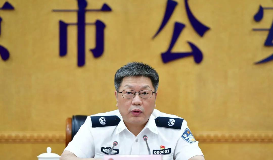 現(xiàn)任公安部部長及其領(lǐng)導(dǎo)下的公安事業(yè)，探索與挑戰(zhàn)，公安部部長領(lǐng)導(dǎo)下的探索與挑戰(zhàn)，公安事業(yè)前行之路