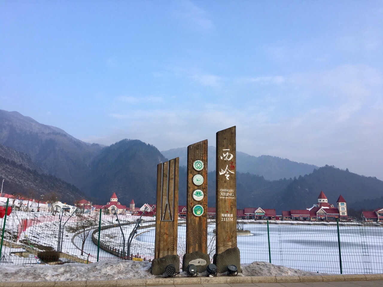 西嶺雪山景點(diǎn)介紹，西嶺雪山景點(diǎn)探秘，絕美風(fēng)光與冰雪奇緣的邂逅