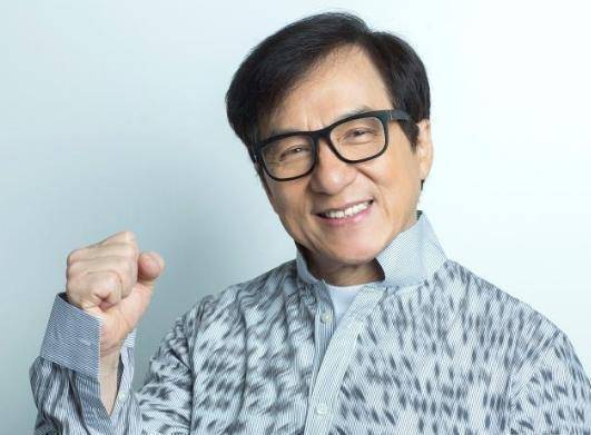 成龍國籍變化，探尋背后的故事與影響，成龍國籍變遷背后的故事與影響探究