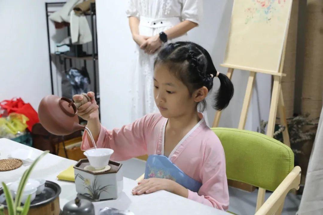 免費(fèi)瑜伽教學(xué)視頻，引領(lǐng)你走進(jìn)健康與寧靜的藝術(shù)，免費(fèi)瑜伽教學(xué)視頻，引領(lǐng)你走向健康與寧靜的藝術(shù)之旅