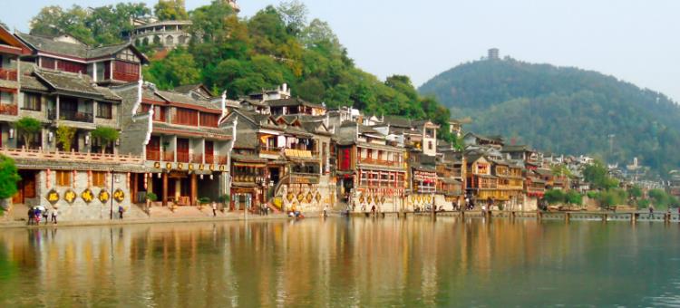 探索鳳凰古城，高鐵之旅的指南，鳳凰古城高鐵之旅探索指南