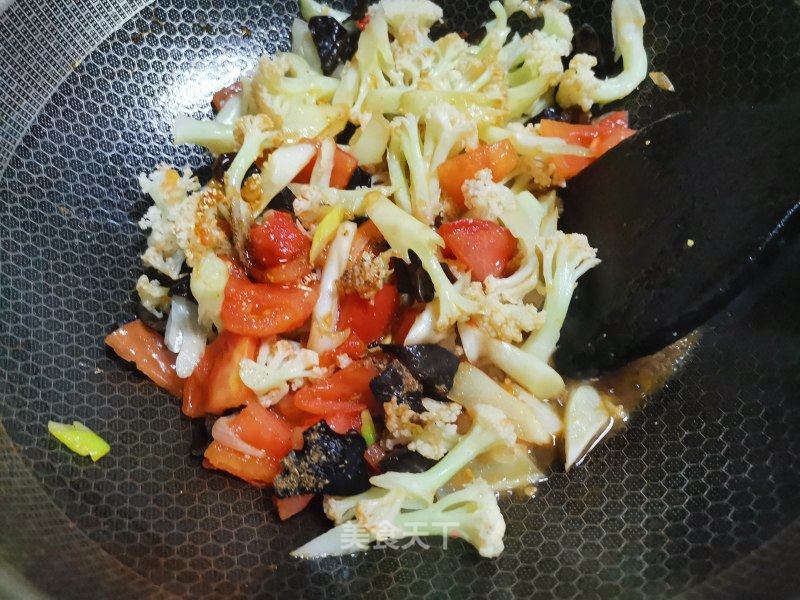 學(xué)炒菜做美食家常菜，從廚房新手到廚藝高手的旅程，從廚房新手到廚藝高手，學(xué)炒菜，掌握美食家常菜之旅