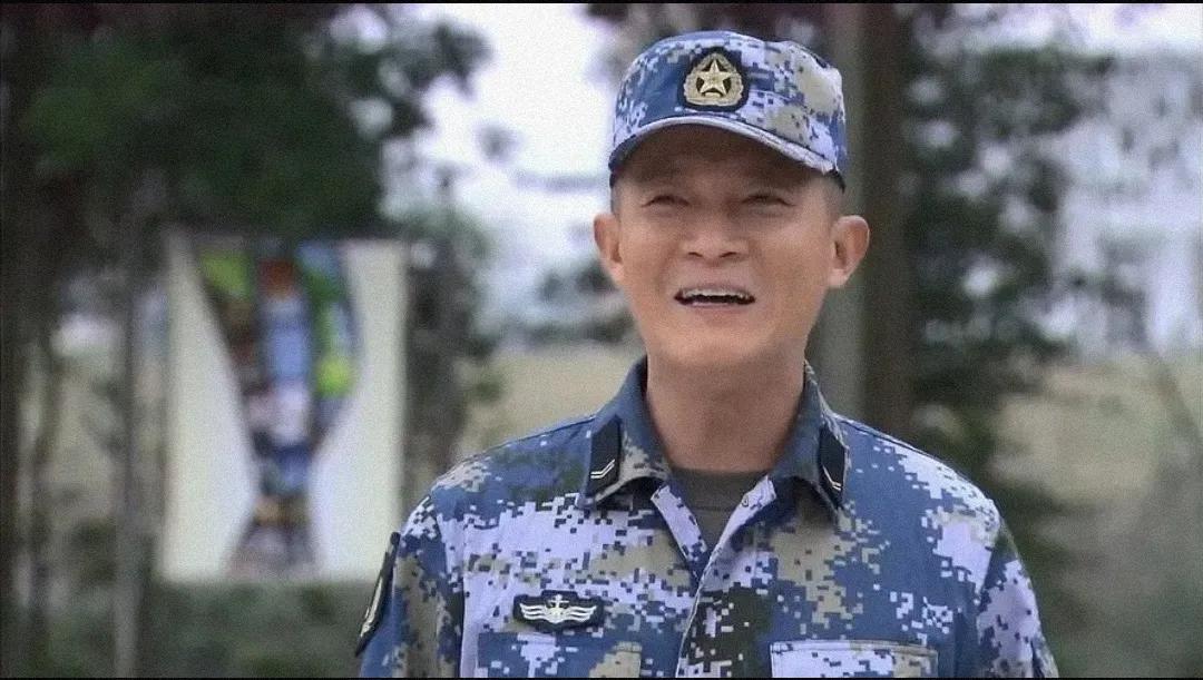 火藍(lán)刀鋒演員表——探究中國電視劇的璀璨之星，火藍(lán)刀鋒演員陣容探究，中國電視劇的明星璀璨之旅