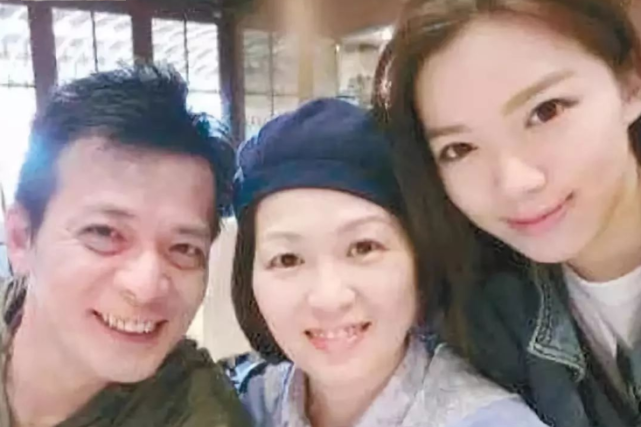 黃日華老婆簡歷——梁潔華的成長與愛情歷程，梁潔華，黃日華背后的女人——成長與愛情歷程揭秘