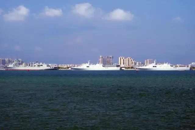 揭秘中國海軍的巨無霸，901型大型綜合補給艦，中國海軍巨無霸揭秘，901型大型綜合補給艦探秘