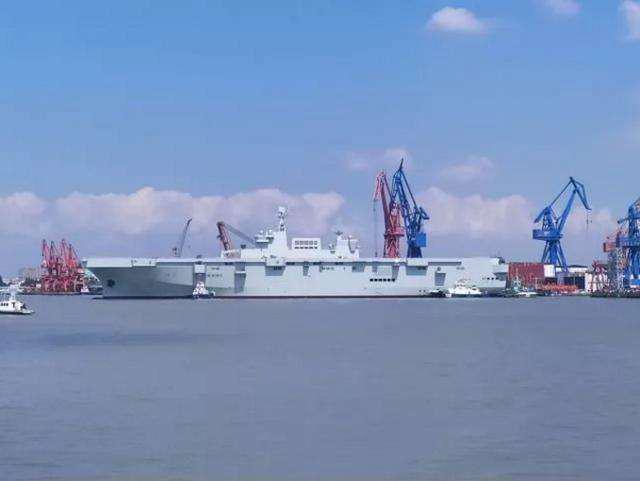 四艘強大的075型兩棲攻擊艦，中國海軍力量的新里程碑，中國海軍新里程碑，四艘075型兩棲攻擊艦展現(xiàn)強大實力