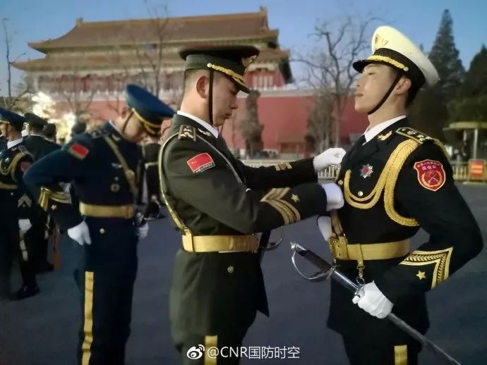 解放軍儀仗隊(duì)視頻踏正步，榮耀與精神的體現(xiàn)，解放軍儀仗隊(duì)正步風(fēng)采，榮耀與精神的彰顯