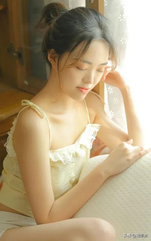 美女寫真，藝術(shù)、魅力與攝影的完美結(jié)合，美女寫真，藝術(shù)、魅力與攝影的交融典范