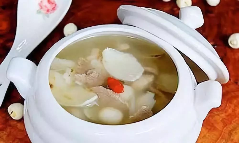 百合煲豬瘦肉，一道滋養(yǎng)身心的傳統(tǒng)美食，百合煲豬瘦肉，滋養(yǎng)身心的傳統(tǒng)美食佳品