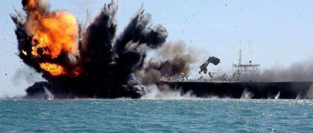 美軍航母第二次被炸，歷史事件的回顧與反思，美軍航母再次遭襲，歷史事件的回顧與反思