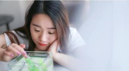 睡了大齡相親女，一場(chǎng)意料之外的相遇與反思，意料之外的相遇，與大齡相親女的情感經(jīng)歷與反思