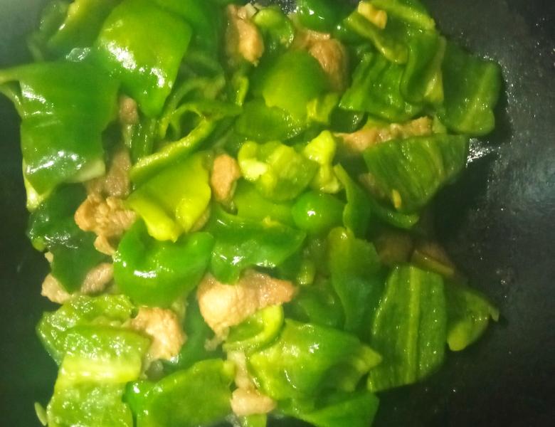 青椒炒肉的做法，一道家常美食的烹飪指南，青椒炒肉的做法，家常美食烹飪指南