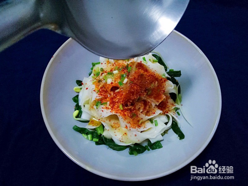 油潑面正宗做法視頻，探尋傳統(tǒng)美食的烹飪藝術(shù)，油潑面制作教程，探尋傳統(tǒng)美食烹飪藝術(shù)，手把手教你做出正宗美味