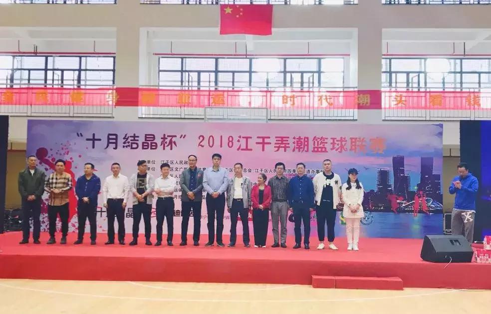 王卓平，一位引領(lǐng)時代的杰出人物，王卓平，時代引領(lǐng)者的杰出風(fēng)采