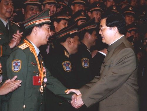 獨臂英雄丁曉兵降級背后的故事，獨臂英雄丁曉兵降級背后的辛酸故事