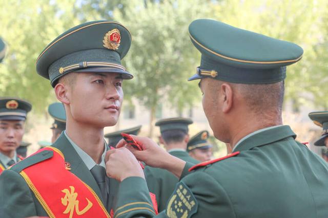 武警兵服裝圖片大全，歷史、種類(lèi)與特色，武警兵服裝圖片大全，歷史、種類(lèi)與特色詳解