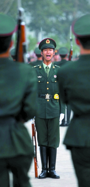 三軍儀仗隊男兵身高要求，探究與解析，三軍儀仗隊男兵身高要求揭秘與探究